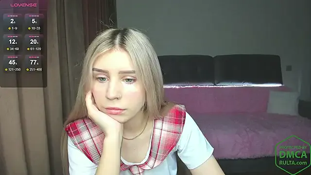 Olivia1Taylor1 — slaps boobs x15