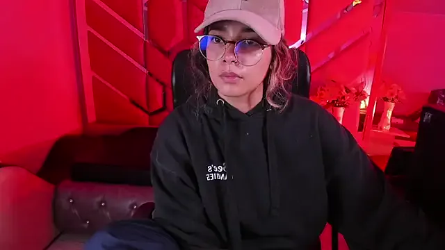 StripChat Olivia_Fox69 is Freechat Olivia_Fox69 — lush for 5 minutes