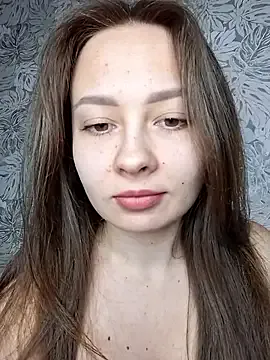 Olivia_OliV — dildo in pussy close to camera