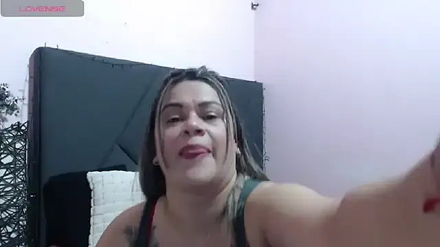 pamela_echeverria — lush x 3 minutes