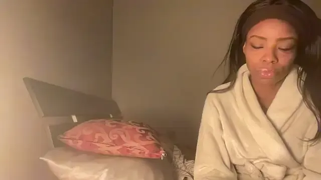 StripChat Peachyz69 is Freechat Peachyz69 — REMOVE BRA