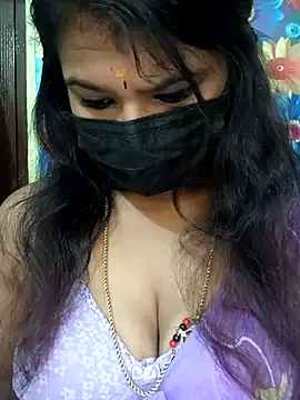 Premalatha_28 on StripChat