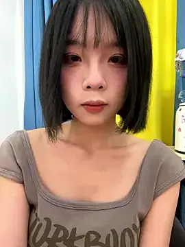 qiqi_x on StripChat