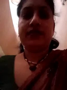Rayal_bhabi from StripChat is Freechat