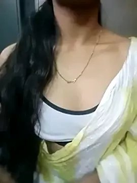 Roja__ from StripChat is Freechat