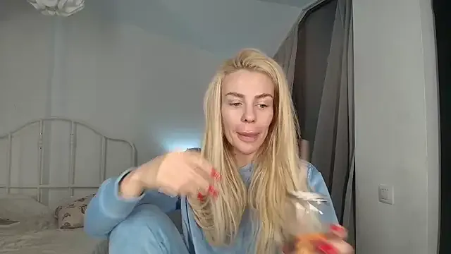 StripChat Roshana16 is Group Roshana16 — Group on StripChat