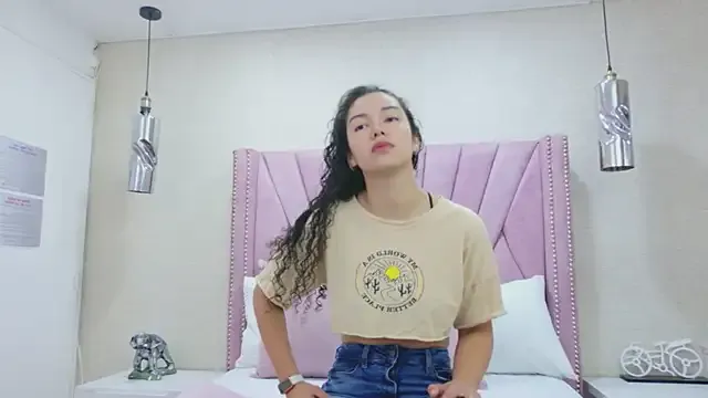 StripChat RoxanaAngel is Freechat RoxanaAngel — Sloppy Blowjjob with saliva