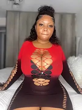 RoyalVibeXO from StripChat is Freechat