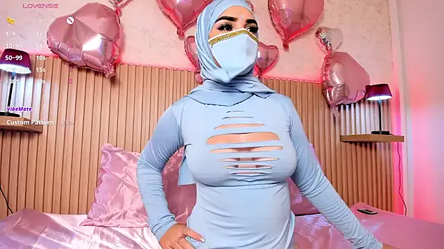 saori_issawi — Wiggle my booty 