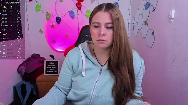 sarah_t1_ on StripChat