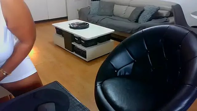 sarametisse26 from StripChat is Freechat