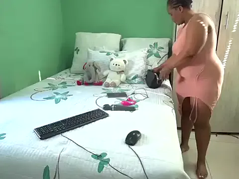 SexyEbony37X on StripChat