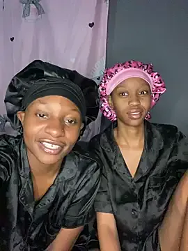 SexyPetitex25 — Freechat on StripChat