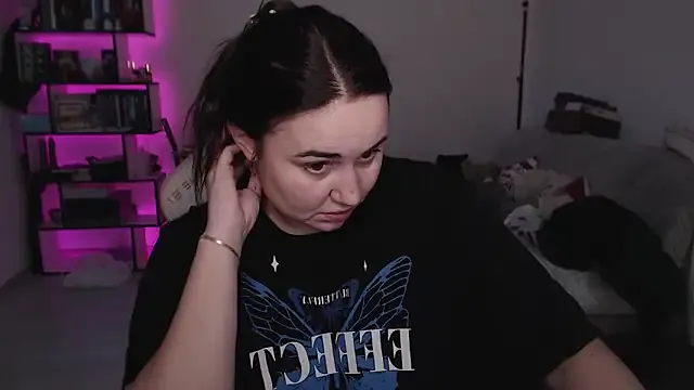 SexyWitch_666 on StripChat