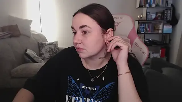 SexyWitch_666 on StripChat