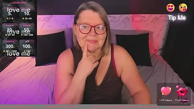 Shannonshine from StripChat is Freechat