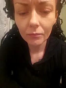 shyhornymommy — pants off