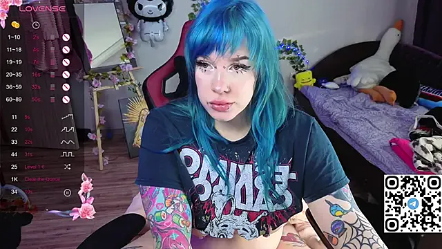 Silvia_Santorskii — milking my tits