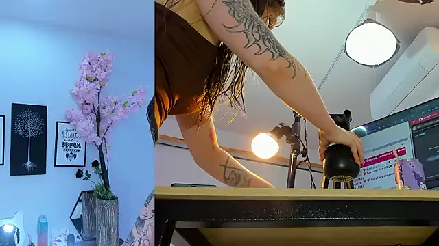 StripChat Siouxsie_cenobite is Freechat Siouxsie_cenobite — Oil on my ass + spanks