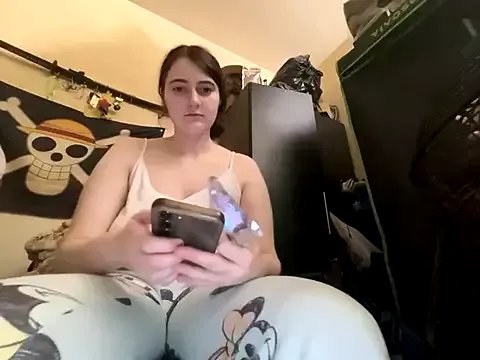 Snowbunnycake_131 from StripChat is Freechat