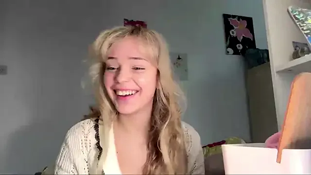 SourMidday on StripChat