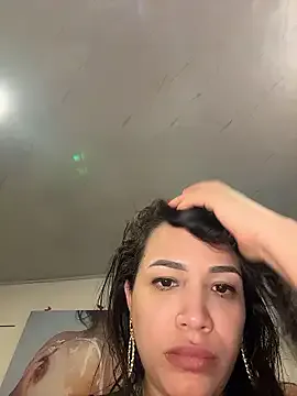 SQUIRTINGQUEEN11 on StripChat