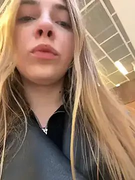 Sunny___Bunny from StripChat is Freechat