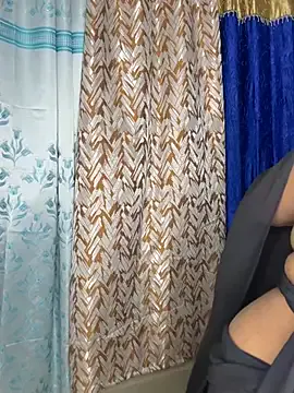 Sweet-Ellina from StripChat