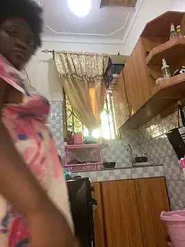sweet18creamybigpussy on StripChat