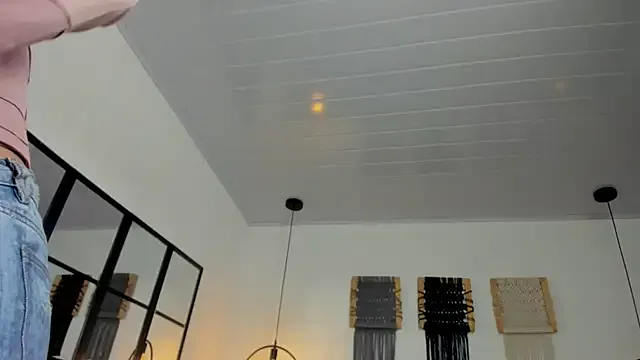 Sweet_camille on StripChat