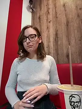 The_Snowwhitee — Cum in KFC Last Tipper Get Video!