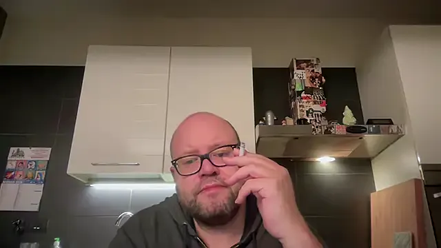 theitalianbear on StripChat