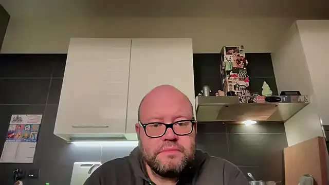 theitalianbear on StripChat