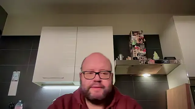 theitalianbear on StripChat