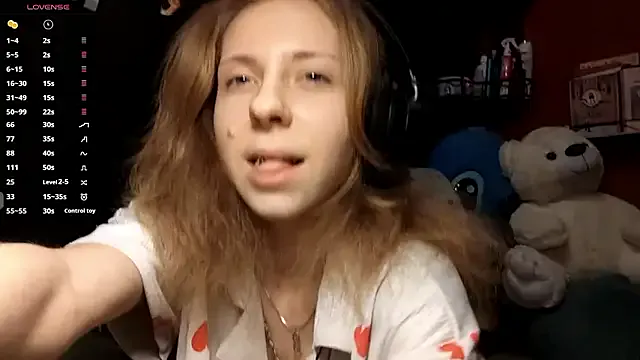 TiaraHenegan — suck my finger