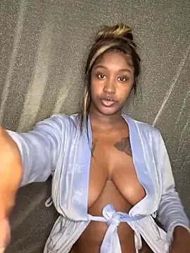 ToyaThick from StripChat is Freechat