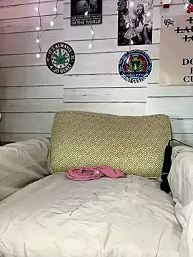 TrenaAnne from StripChat is Freechat