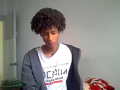 twink_gabrielll — Cum in public! 