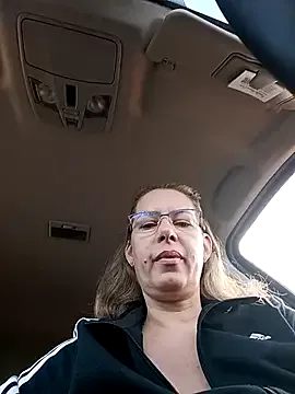 StripChat uber_babe is Freechat uber_babe — Show ass on the beach