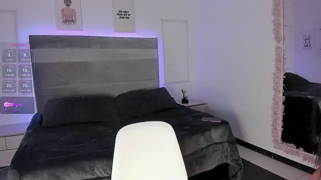 StripChat valka_wolfe is Freechat valka_wolfe — Oil my whole body slowly