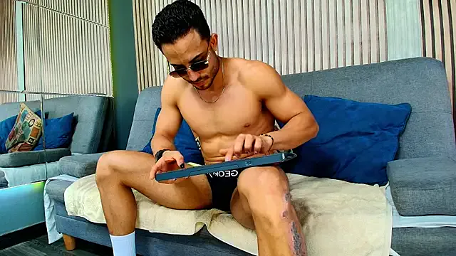 Vans_Ross — Hard masturbation 