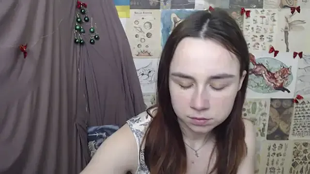 VeryVeryVeryShy_ on StripChat