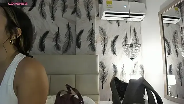 Vivi_prinncess — oil in my tits!!
