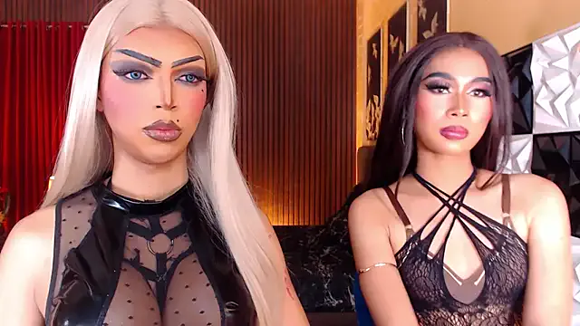 xFistingLadyBoyx on StripChat