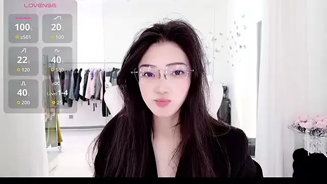 yangyang-777 from StripChat is Freechat