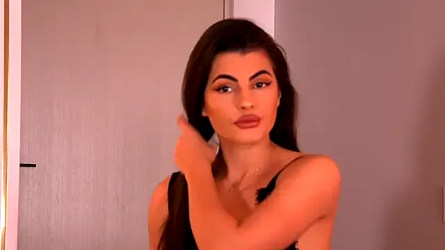YasminaMoon on StripChat