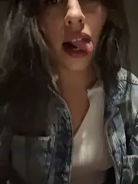 Yenifer_27 — Private on StripChat