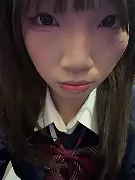 Yiyi-707 model from StripChat