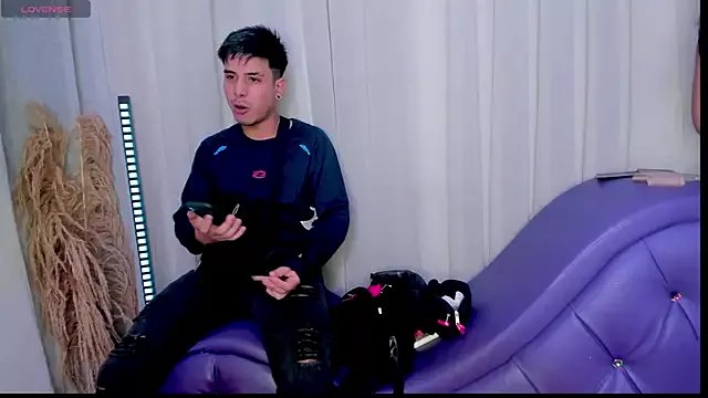 Yourslust_ from StripChat is Private