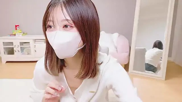 Yuna-ch model from StripChat